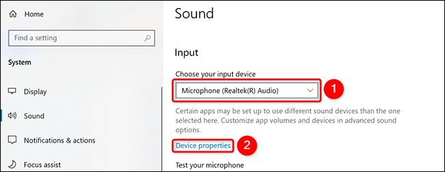 Seleccione el micrófono en el menú desplegable "Elija su dispositivo de entrada" y haga clic en "Propiedades del dispositivo" en Configuración en Windows 10.
