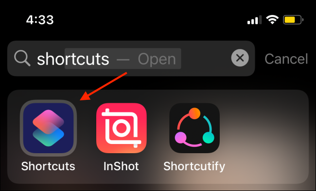 Abrir la aplicación de accesos directos con Spotlight en iPhone