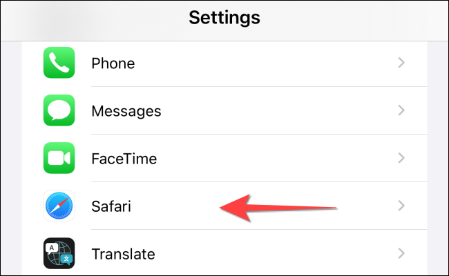 Seleccione "Safari" después de abrir la aplicación "Configuración" en su iPhone o iPad.