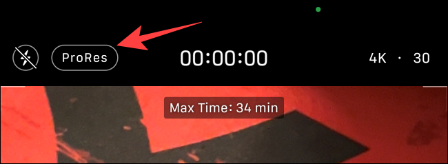 Toque "ProRes" en la esquina superior derecha del modo de video en la aplicación Cámara en su iPhone.