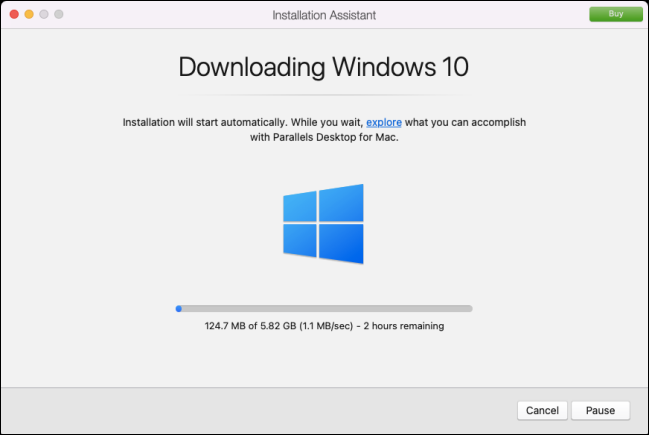 Installation wizard downloading Windows 10 from Microsoft servers.