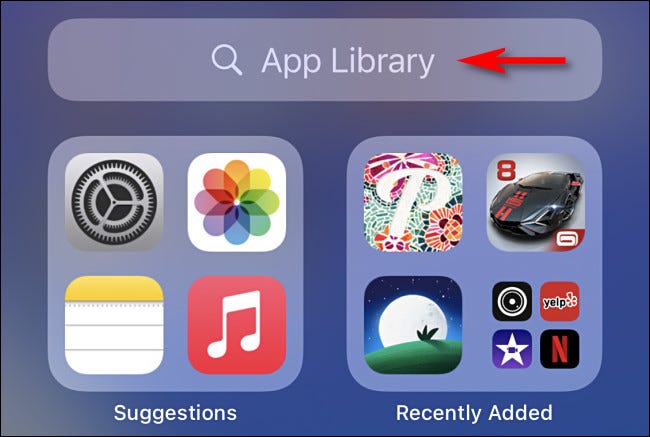 En la biblioteca de aplicaciones de iPhone, toque la barra de búsqueda en la parte superior de la pantalla.