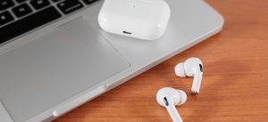 apple-airpods-pro-next-to-macbook-fixed-2681201-6596889-jpg-2565894