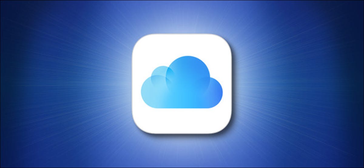 Logotipo de Apple iCloud sobre un fondo azul