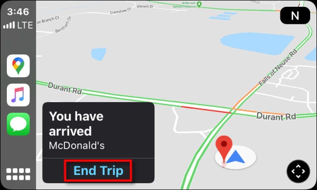Grifo "Fin de viaje" una vez que haya llegado a su destino en Google Maps en CarPlay a través de iPhone.