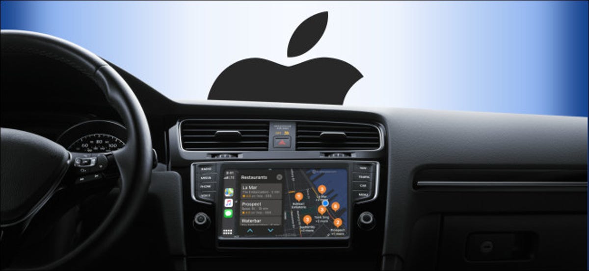 Panel de Apple CarPlay con el logotipo de Apple que se avecina