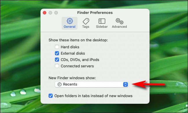 En las Preferencias del Finder, haz clic en el menú "Mostrar nuevas ventanas del Finder".