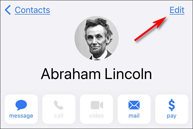 En Contactos de iPhone, toque "Editar".