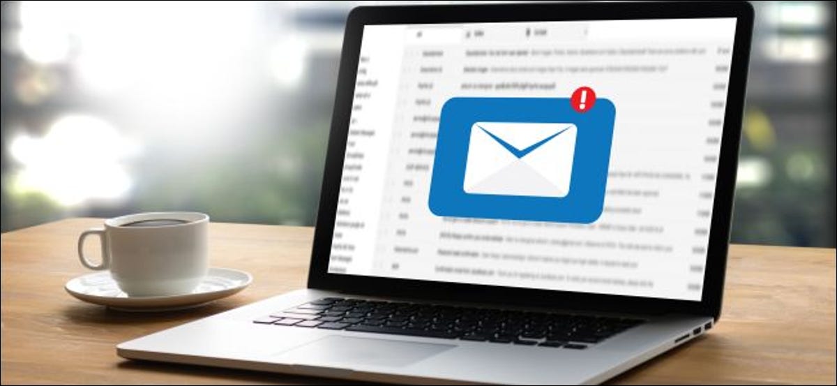 Bandeja de entrada de correo electrónico en una computadora portátil