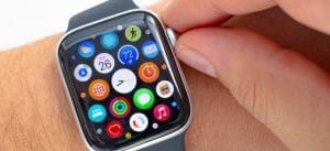 turning-the-digital-crown-on-an-apple-watch-8792810-2535520-jpg-2845440