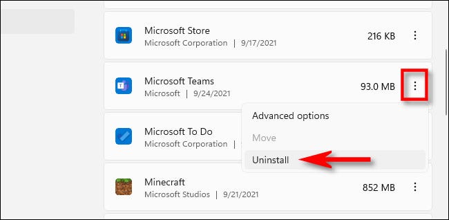 Haga clic en el botón de tres puntos junto a "Microsoft Teams" en la lista y seleccione "Desinstalar".
