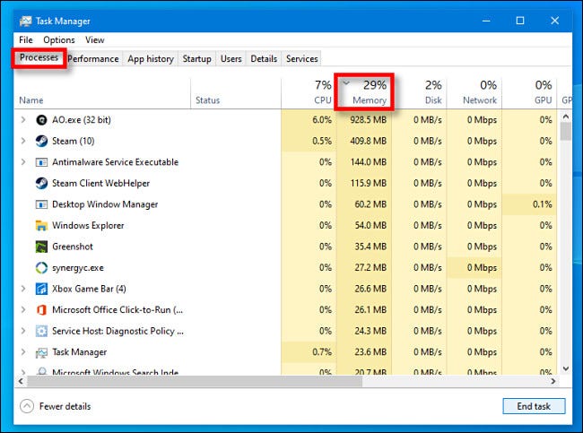 En el Administrador de tareas para Windows 10, haga clic en la pestaña "Procesos", luego haga clic en el encabezado de la columna "Memoria".