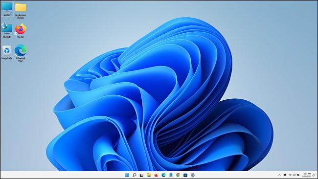 Il desktop e la barra delle applicazioni di Windows 11.
