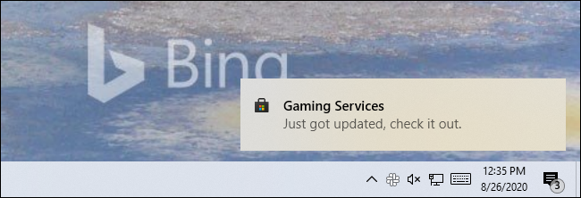 Una notificación de la tienda en Windows 10 que dice una aplicación "Se acaba de actualizar, compruébalo".