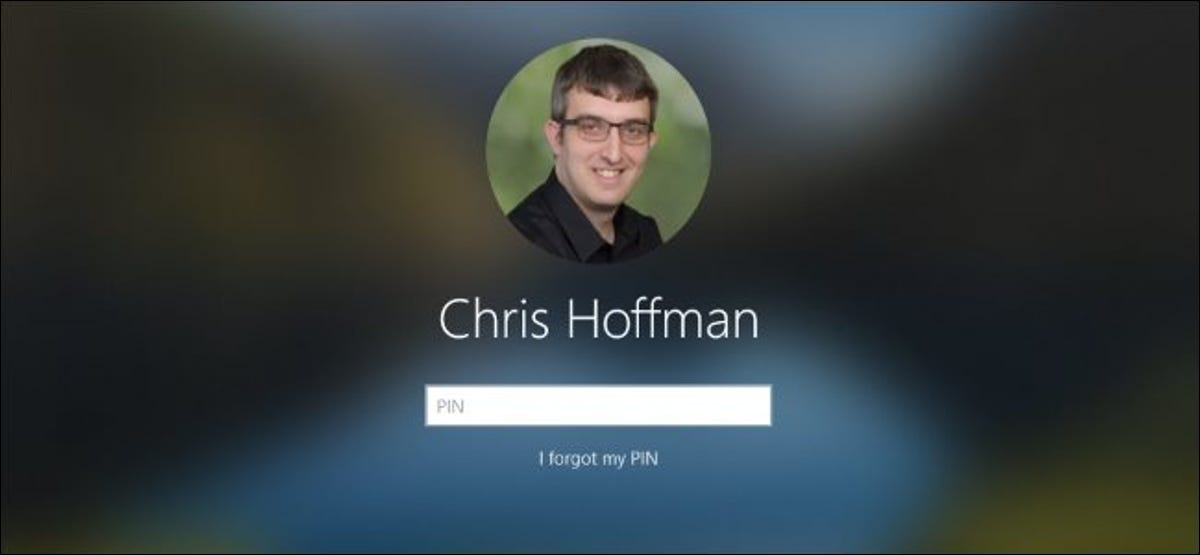 Schermata di blocco di Windows 10 richiedi un PIN.